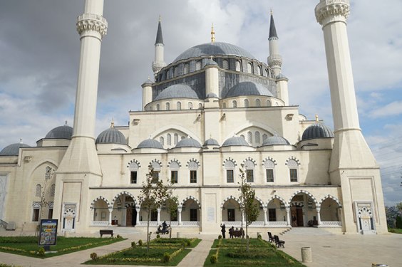  Ataşehir Camii 